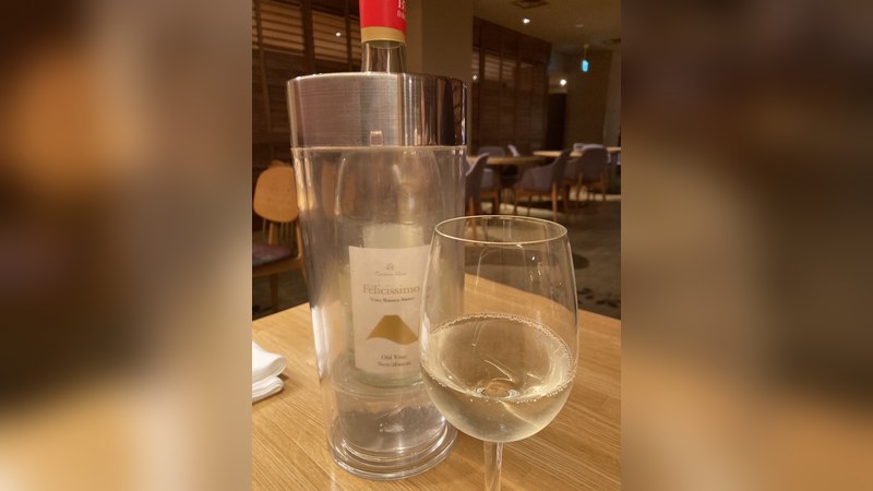 ワインハウスで買って持ち込んだワイン